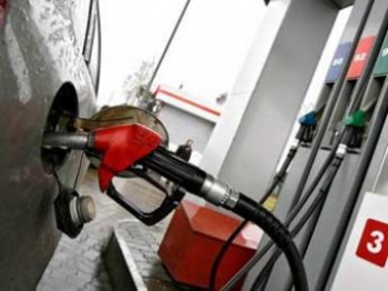 Глава ФАС объяснил высокие цены на бензин в России падением рубля